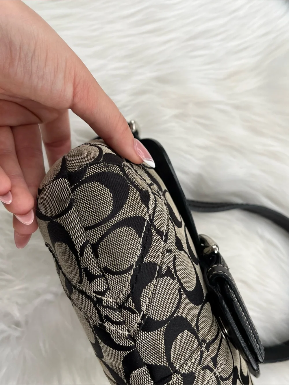 Coach excellent handle